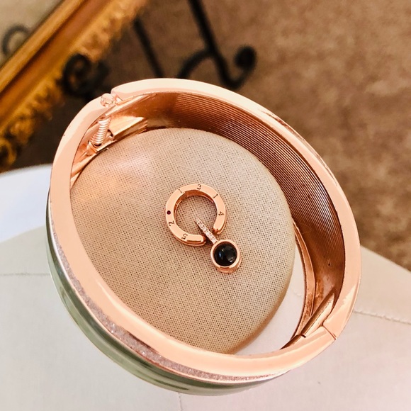 Vintage Microscopic Love Pendant & Glitter Bracelet - Picture 13 of 16